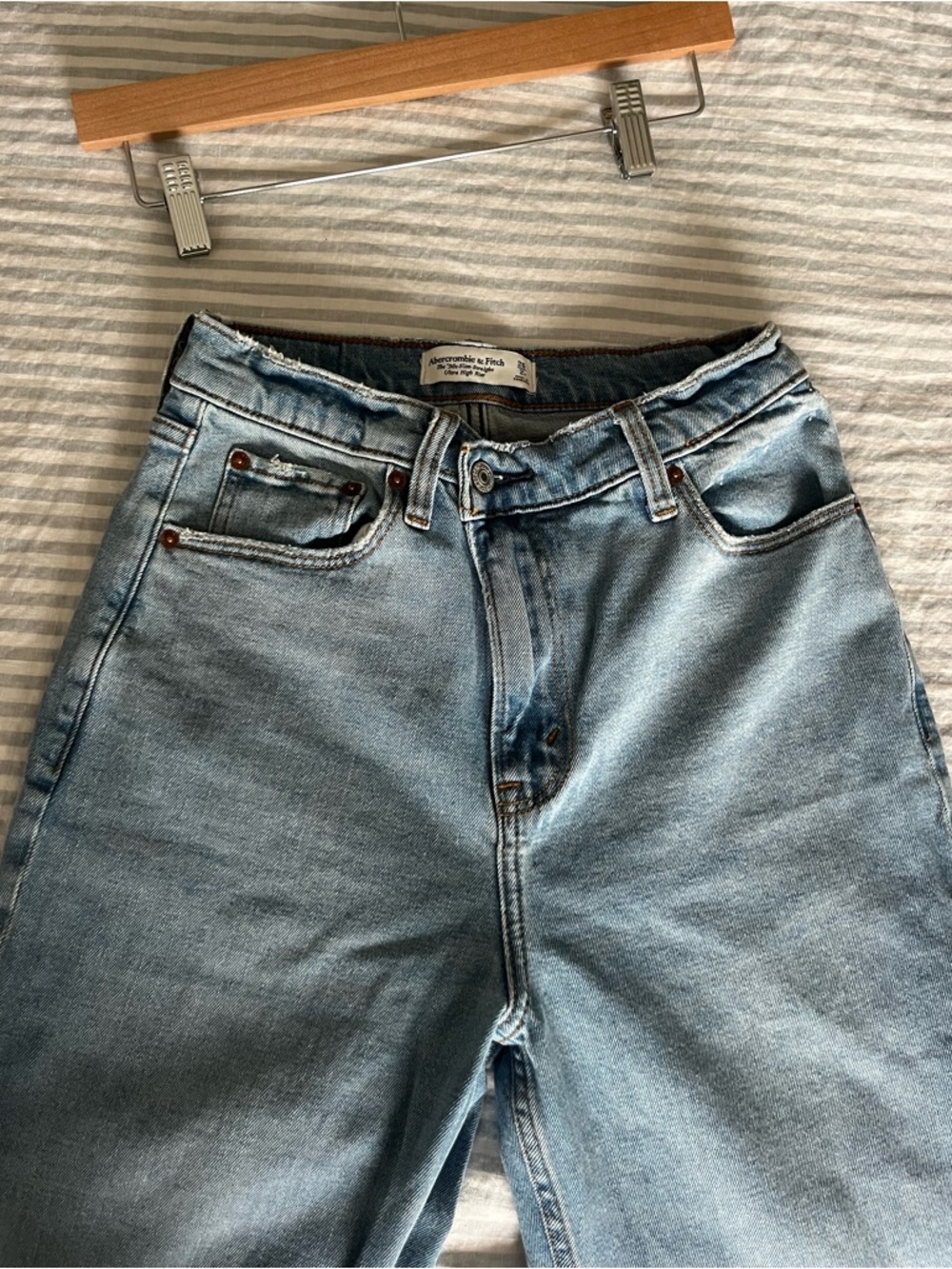 Abercrombie & Fitch 90s Slim Straight Ultra High Rise